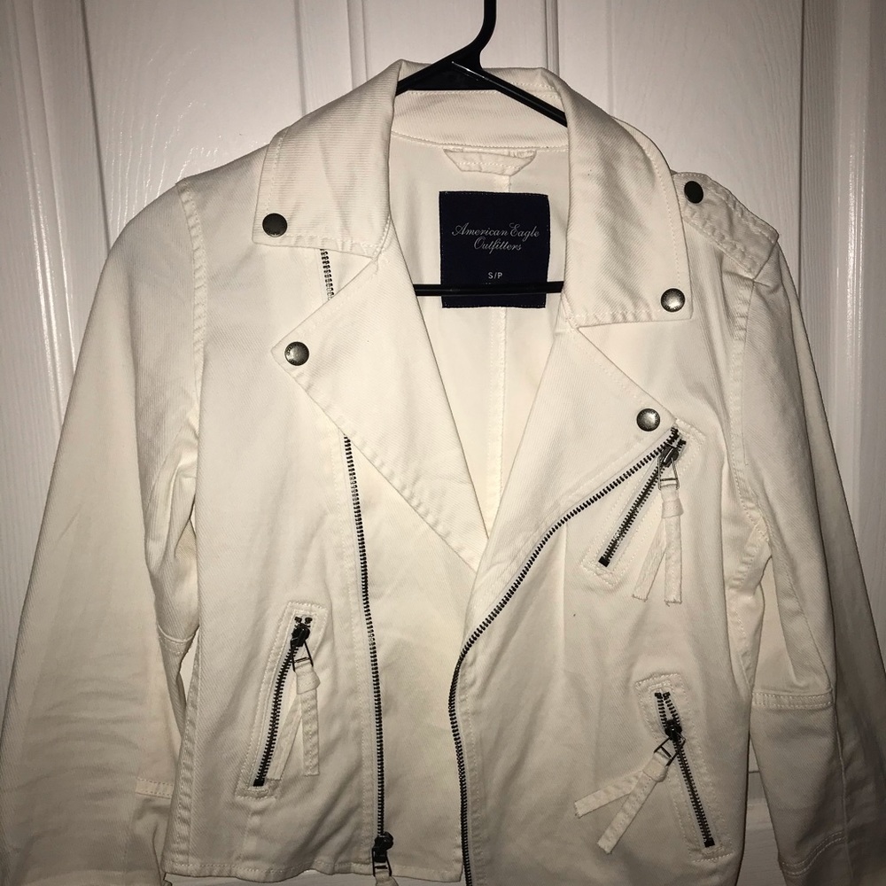 White American eagle jean jacket